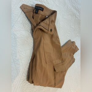 Banana Republic Women’s Tan Cargo Pants